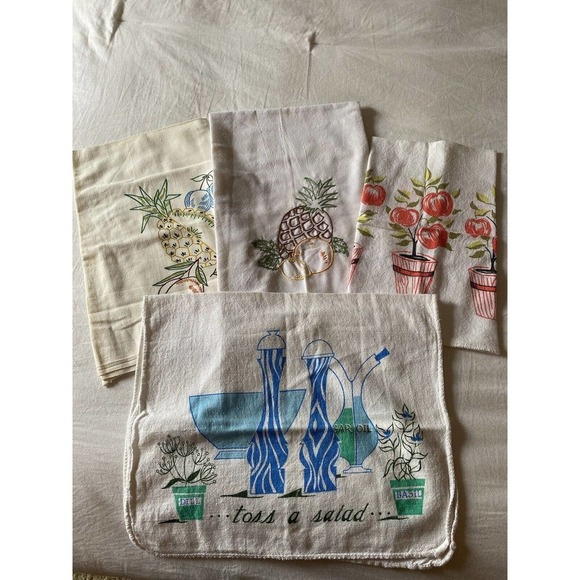 Vtg Linen & Cloth Fabric Tea towels Set Lot 4 Pieces Embroidered & Stamped Fruit - Picture 2 of 9